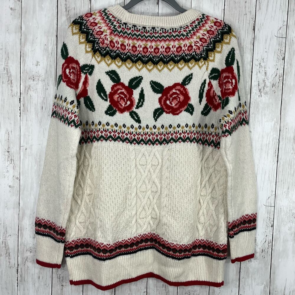 Mossimo Cable Knit Ribbed Rounded Neck Floral Rose Sweater Medium